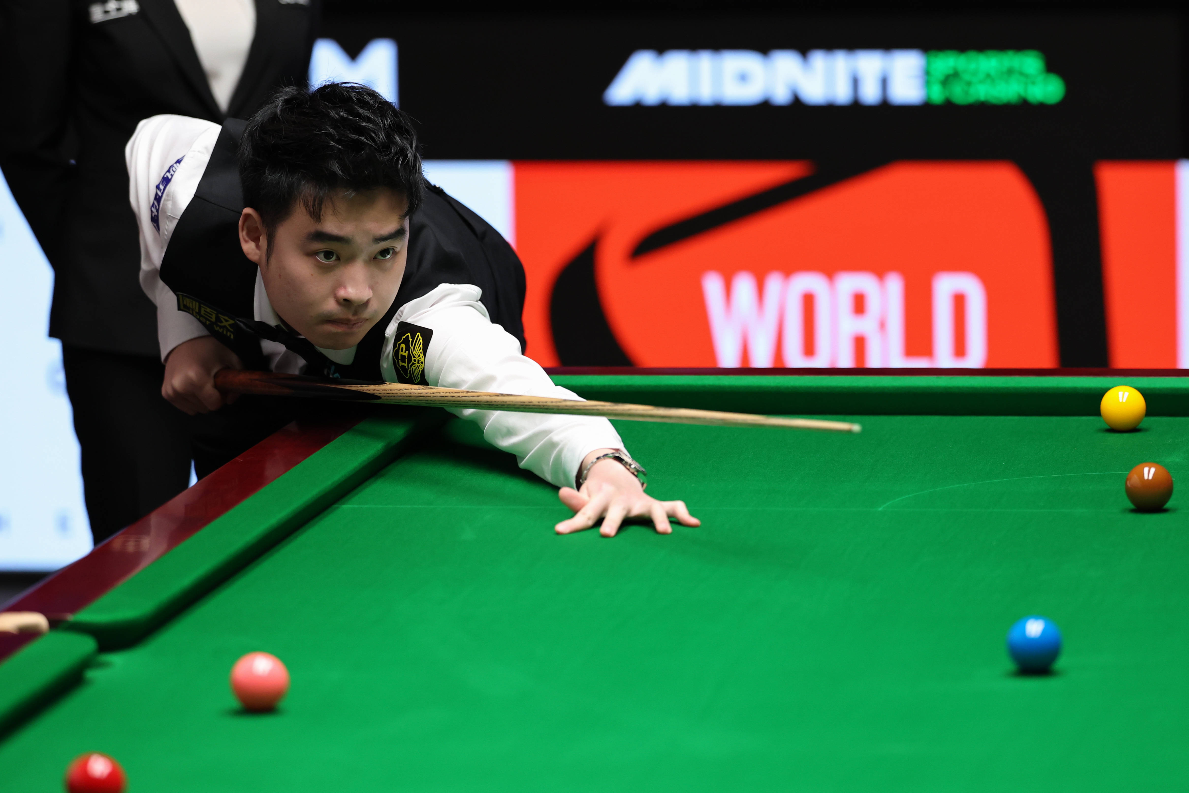 使新秀必须 使新秀必须