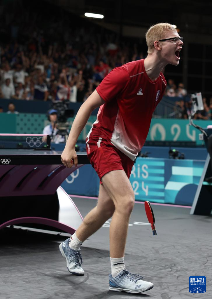 不甘示弱的 不甘示弱的