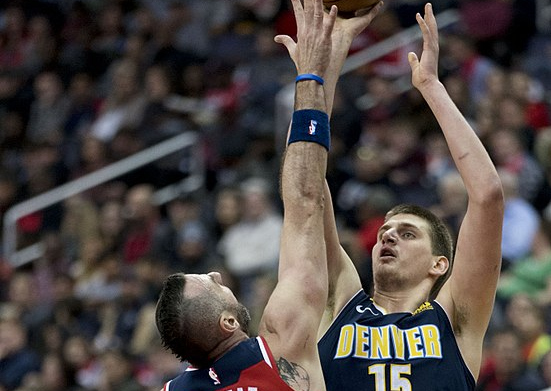 与杜兰特迎 与杜兰特迎